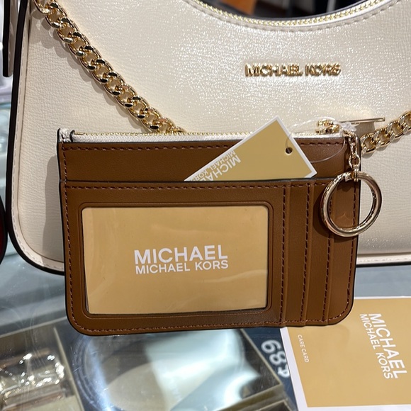 MICHAEL KORS JET SET TRAVEL SMALL TOP ZIP COINPOUCH WITH ID CARD VANILLA 
NWT - Picture 4 of 16